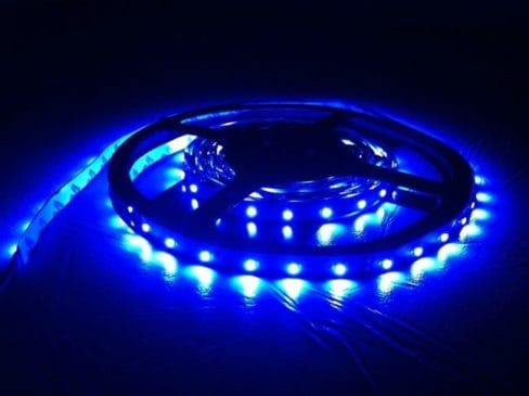 Banda led albastra 60 leduri 3528/metru, 12V, rezistenta la apa, la rola de 5 metri